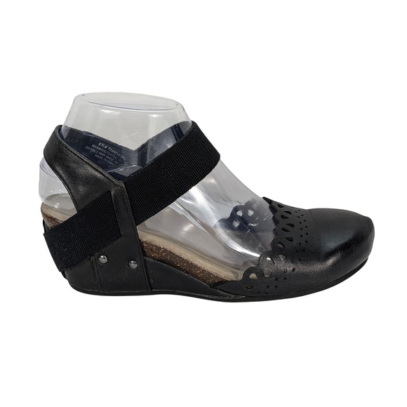 Hocus Pocus Black Faux Leather Wedge Sandals Elastic Strap Cutout Detail Sz 6.5M - Picture 1 of 9